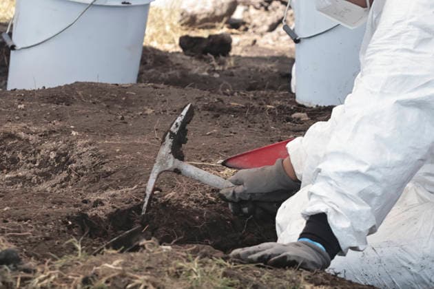 April 14, 2026, Mexico City, Cdmx, Mexico: Between the borders of the Tlahuac region of Mexico City and Chalco, State of Mexico, lie the lagoons that divide these areas. Within a particular zone known as Lagunas de La Habana (Havana Lagoons), more than 500 human skeletal remains (teeth and bones from different parts of the body) have been found to date, buried in the mud at a very shallow depth. This is because it is a chinampa (floating garden) area, making it impossible that this area was used as a cemetery. The remains are found at a very shallow depth; after only 20 centimeters, the water reaches the lagoon. The search continues, carried out by personnel from the Attorney General s Offices, police, the National Guard, and the State - ZUMAp204 20260414_zip_p204_009 Copyright: xJosuexPerezx