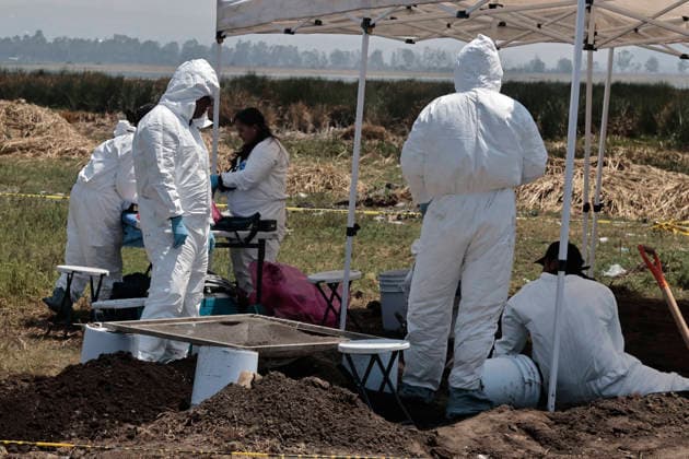 April 14, 2026, Mexico City, Cdmx, Mexico: Between the borders of the Tlahuac region of Mexico City and Chalco, State of Mexico, lie the lagoons that divide these areas. Within a particular zone known as Lagunas de La Habana (Havana Lagoons), more than 500 human skeletal remains (teeth and bones from different parts of the body) have been found to date, buried in the mud at a very shallow depth. This is because it is a chinampa (floating garden) area, making it impossible that this area was used as a cemetery. The remains are found at a very shallow depth; after only 20 centimeters, the water reaches the lagoon. The search continues, carried out by personnel from the Attorney General s Offices, police, the National Guard, and the State - ZUMAp204 20260414_zip_p204_016 Copyright: xJosuexPerezx