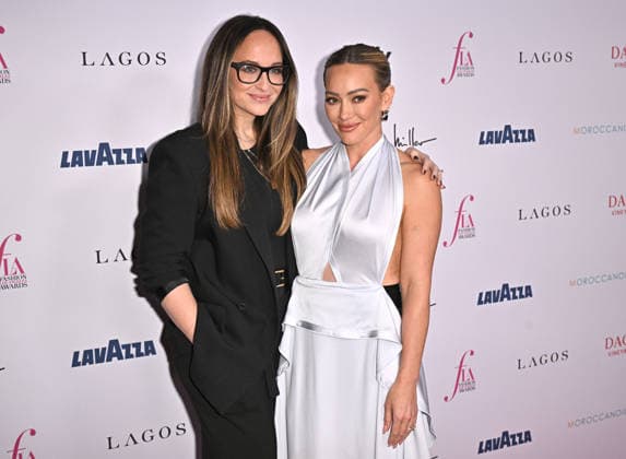 The Daily Front Row™s Fashion Awards 2026 Kelsey Deenihan and Hilary Duff arriving to The Daily Front Row™s 10th Annual Fashion Los Angeles Awards held at the Beverly Hills Hotel on April 14, 2026 in Beverly Hills, CA. Beverly Hills Beverly Hills Hotel California USA Copyright: xStarbuck xAFF-USA.COMx