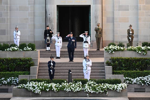 HARRY AND MEGHAN AUSTRALIA VISIT, Members of the Catafalque party are seen at the Last Post ceremony during his visit to the Australian War Memorial in Canberra, Wednesday, April 15, 2026. ( NO ARCHIVING CANBERRA AUSTRALIAN CAPITAL TERRITORY AUSTRALIA  Copyright: xLUKASxCOCHx 20260415185347207170