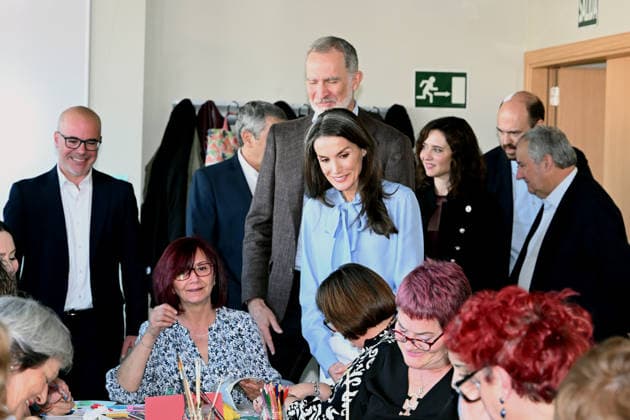 The King and Queen visit the José María de Llanos Foundation on the occasion of the 25th anniversary of the Escuela de Hostelería del Sur The Government Delegate of Madrid, Francisco Martín, King Felipe, Queen Letizia, the President of the Community of Madrid, Isabel Díaz Ayuso, and the Minister of Industry, Jordi Hereu, during their visit to the José María de Llanos Foundation on the occasion of the 25th anniversary of the Escuela de Hostelería del Sur, on April 15, 2026, in Madrid Spain Since 2001 it has been operating as a School of Hospitality, dedicated to the comprehensive training of future catering professionals, cooks, bartenders and waiters, whose training is carried out by a select group of teachers FAMOUS KINGS HOSPITALITY SCHO Copyright: xJosà xOlivax 7442896