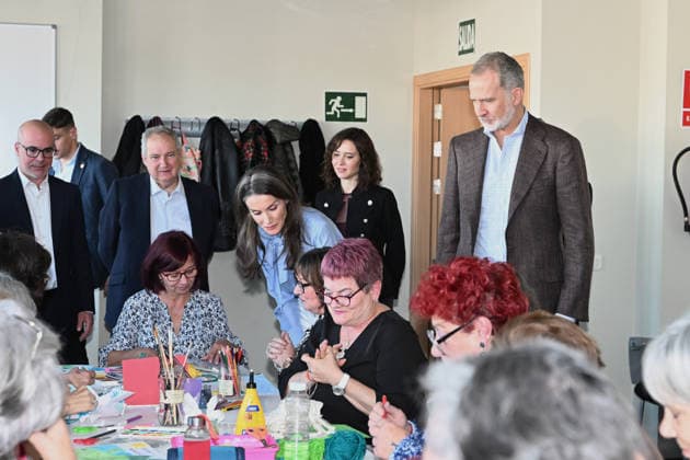 The King and Queen visit the José María de Llanos Foundation on the occasion of the 25th anniversary of the Escuela de Hostelería del Sur The Government Delegate of Madrid, Francisco Martín, the Minister of Industry, Jordi Hereu, Queen Letizia, the President of the Community of Madrid, Isabel Díaz Ayuso, and King Felipe during their visit to the José María de Llanos Foundation on the occasion of the 25th anniversary of the Escuela de Hostelería del Sur, on April 15, 2026, in Madrid Spain Since 2001 it has been operating as a School of Hospitality, dedicated to the comprehensive training of future catering professionals, chefs, bartenders and waiters, whose training is carried out by a select group of teachers FAMOUS KINGS HOSPITALITY SCHOO Copyright: xJosà xOlivax 7442899