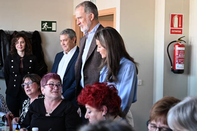 The King and Queen visit the José María de Llanos Foundation on the occasion of the 25th anniversary of the Escuela de Hostelería del Sur The President of the Community of Madrid, Isabel Díaz Ayuso, King Felipe and Queen Letizia during their visit to the José María de Llanos Foundation on the occasion of the 25th anniversary of the Escuela de Hostelería del Sur, on April 15, 2026, in Madrid Spain Since 2001 it has been operating as a School of Hospitality, dedicated to the comprehensive training of future catering professionals, chefs, bartenders and waiters, whose training is carried out by a select group of teachers FAMOUS KINGS AND QUEENS HOTEL SCHOOL José Madrid Madrid Madrid Spain  Copyright: xJosÃ xOlivax 7442935