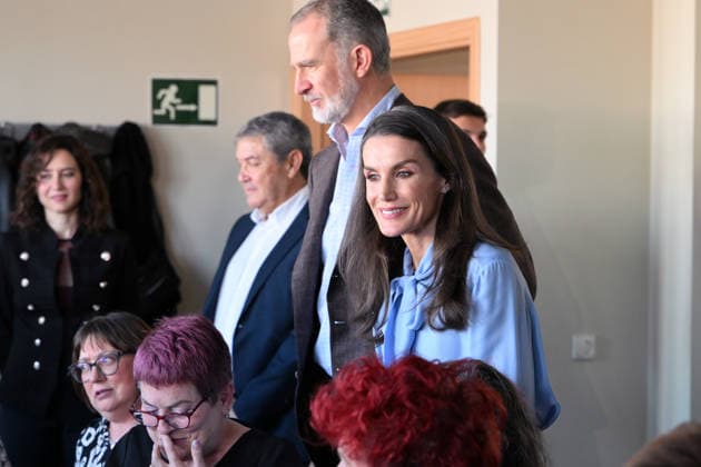 The King and Queen visit the José María de Llanos Foundation on the occasion of the 25th anniversary of the Escuela de Hostelería del Sur King Felipe and Queen Letizia during their visit to the José María de Llanos Foundation on the occasion of the 25th anniversary of the Escuela de Hostelería del Sur, on April 15, 2026, in Madrid Spain Since 2001 it has been operating as a School of Hospitality, dedicated to the comprehensive training of future catering professionals, chefs, bartenders and waiters, whose training is carried out by a select group of teachers FAMOUS KINGS AND QUEENS HOTEL SCHOOL José Madrid Madrid Spain  Copyright: xJosÃ xOlivax 7442957