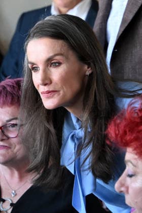The King and Queen visit the José María de Llanos Foundation on the occasion of the 25th anniversary of the Escuela de Hostelería del Sur Queen Letizia during her visit to the José María de Llanos Foundation on the occasion of the 25th anniversary of the Escuela de Hostelería del Sur, on April 15, 2026, in Madrid Spain Since 2001 it has been operating as a School of Hospitality, dedicated to the comprehensive training of future catering professionals, chefs, bartenders and waiters, whose training is provided by a select group of teachers FAMOUS KINGS AND QUEENS HOTEL SCHOOL José Madrid Madrid Madrid Spain  Copyright: xJosÃ xOlivax 7443013