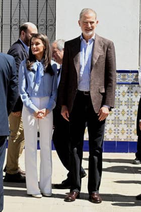 The King and Queen visit the José María de Llanos Foundation on the occasion of the 25th anniversary of the Escuela de Hostelería del Sur Queen Letizia and King Felipe during their visit to the José María de Llanos Foundation on the occasion of the 25th anniversary of the Escuela de Hostelería del Sur, on April 15, 2026, in Madrid Spain Since 2001 it has been operating as a School of Hospitality, dedicated to the comprehensive training of future catering professionals, chefs, bartenders and waiters, whose training is provided by a select group of teachers FAMOUS KINGS AND QUEENS HOTEL SCHOOL José Madrid Madrid Madrid Spain  Copyright: xJosÃ xOlivax 7443087