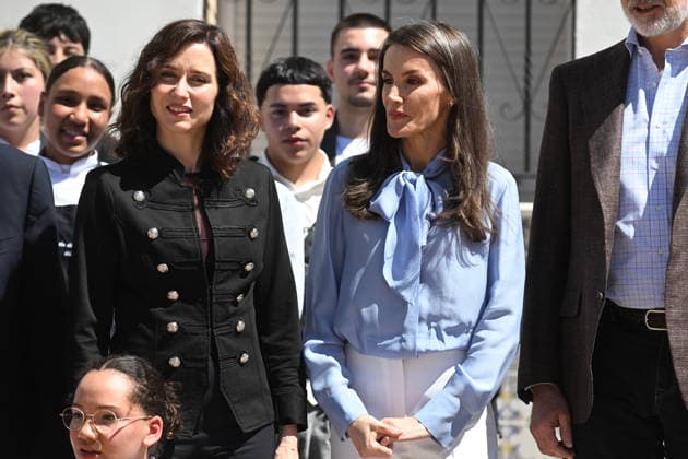 The King and Queen visit the José María de Llanos Foundation on the occasion of the 25th anniversary of the Escuela de Hostelería del Sur The President of the Community of Madrid, Isabel Díaz Ayuso, and Queen Letizia during their visit to the José María de Llanos Foundation on the occasion of the 25th anniversary of the Escuela de Hostelería del Sur, on April 15, 2026, in Madrid Spain Since 2001 it has been operating as a School of Hospitality, dedicated to the comprehensive training of future catering professionals, chefs, bartenders and waiters, whose training is carried out by a select group of teachers FAMOUS KINGS AND QUEENS HOTEL SCHOOL José Madrid Madrid Madrid Spain  Copyright: xJosÃ xOlivax 7443099