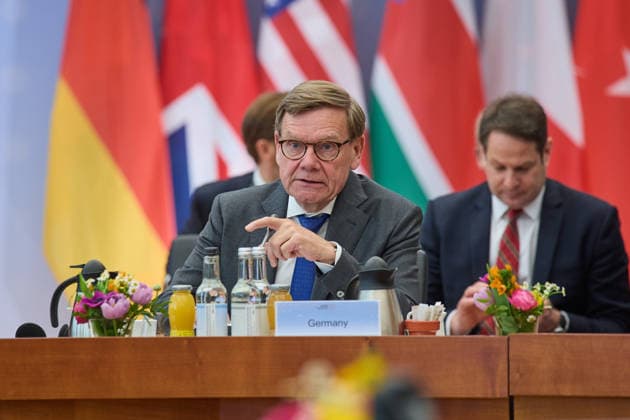 Internationale Sudan-Konferenz am Mittwoch (15.04.2026) in Berlin. (Foto: Johann Wadephul (CDU), Bundesaussenminister) Im Kern geht es darum, Aufmerksamkeit und mehr Hilfe fuer die Bevoelkerung zu mobilisieren und Wege aus dem Krieg zu finden. Anlass ist der dritte Jahrestag des Kriegsbeginns in dem nordostafrikanischen Land. Aehnliche Konferenzen gab es vergangenes Jahr in London und 2024 in Paris. Das Treffen in Berlin wird gemeinsam mit der Europaeischen Union, Frankreich, dem Vereinigten Koenigreich, den USA und der Afrikanischen Union organisiert. (Siehe epd-Meldung vom 15.04.2026) *** Local Caption *** 00540944 EDITORIAL USE ONLY *** International Sudan Conference on Wednesday 15 04 2026 in Berlin Photo Johann Wadephul CDU , Federal F Copyright: epd-bild ChristianxDitsch epd-Sudan_Konferenz1-kopieren