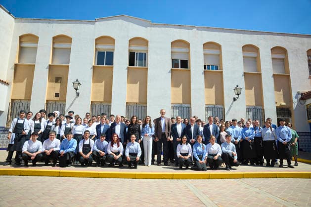 Spanish Royals visit to the Jose Maria de Llanos Foundation King Felipe VI of Spain, Queen Letizia of Spain, Isabel Diaz Ayuso, President of Madrid, Jose Luis Martinez Almeida, Major of Madrid, Jordi Hereu Boher visit to the Jose Maria de Llanos Foundation to mark the 25th anniversary of the Escuela de Hosteleria del Sur at Jose Maria de Llanos Foundation on April 15, 2026 in Madrid, Spain Photo by IMAGO MPG Madrid Jose Maria de Llanos Foundation Madrid Spain  Copyright: xMPGx