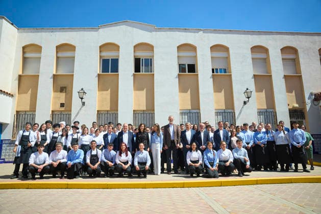 Spanish Royals visit to the Jose Maria de Llanos Foundation King Felipe VI of Spain, Queen Letizia of Spain, Isabel Diaz Ayuso, President of Madrid, Jose Luis Martinez Almeida, Major of Madrid, Jordi Hereu Boher visit to the Jose Maria de Llanos Foundation to mark the 25th anniversary of the Escuela de Hosteleria del Sur at Jose Maria de Llanos Foundation on April 15, 2026 in Madrid, Spain Photo by IMAGO MPG Madrid Jose Maria de Llanos Foundation Madrid Spain  Copyright: xMPGx