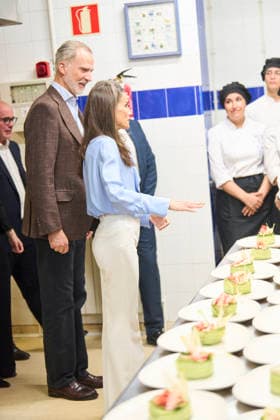 Spanish Royals visit to the Jose Maria de Llanos Foundation King Felipe VI of Spain, Queen Letizia of Spain visit to the Jose Maria de Llanos Foundation to mark the 25th anniversary of the Escuela de Hosteleria del Sur at Jose Maria de Llanos Foundation on April 15, 2026 in Madrid, Spain Photo by IMAGO MPG Madrid Jose Maria de Llanos Foundation Madrid Spain  Copyright: xMPGx