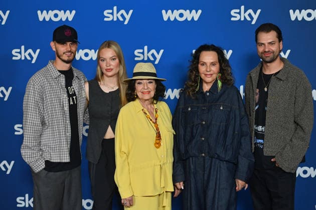 v.li:Nino OCHSENKNECHT SIFKOVITS, Cheyenne OCHSENKNECHT SIFKOVITS, Baerbel WIERICHS,Natascha OCHSENKNECHT, Jimi Blue OCHSENKNECHT, Muenchner Programmpraesentation SKY SPOTLIGHT, Sky Originals am 15.04.2026 im Hotel Bayerischer Hof. *** from left Nino OCHSENKNECHT SIFKOVITS, Cheyenne OCHSENKNECHT SIFKOVITS, Baerbel WIERICHS,Natascha OCHSENKNECHT, Jimi Blue OCHSENKNECHT, Munich program presentation SKY SPOTLIGHT, Sky Originals on 15 04 2026 at the Hotel Bayerischer Hof
