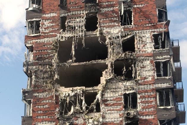 Russian drone attack on Dnipro An apartment block is damaged by a Russian drone strike in Dnipro, Ukraine, April 15, 2026. On Wednesday night, Russian forces launched drones on central Dnipro, causing a fire in an administrative building and damaging a residential high-rise. Three people were injured in the attack., Credit:Mykola Miakshykov Avalon Ukraine, Dnipro  Copyright: xMykolaxMiakshykovx xAvalonx 1091290232