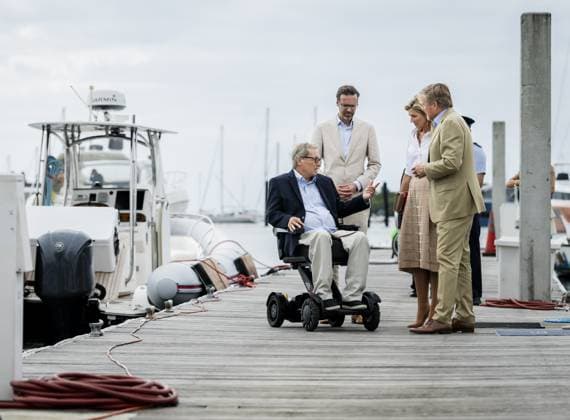 MIAMI - King Willem-Alexander and Queen Maxima are being shown around the Shake-a-Leg Marina, where they receive an explanation of the work of this organization that makes water sports accessible to people with disabilities. The visit was part of a three-day working visit to Philadelphia, Washington D.C., and Miami in the United States (US). REMKO DE WAAL ANP netherlands out - belgium out  Copyright: xx x555869048x originalFilename: 555869048.jpg