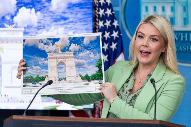 White House press briefing with Secretary of Treasury Scott Bessent, and Small Business Administrator Kelly Loeffler White House Press Secretary Karoline Leavitt holds up an illustration of the Triumphal Arch that President Trump is submitting plans to build during a press briefing at the White House in Washington, DC, USA, 15 April 2026. WASHINGTON DISTRICT OF COLUMBIA United States  Copyright: xPool ABACAx
