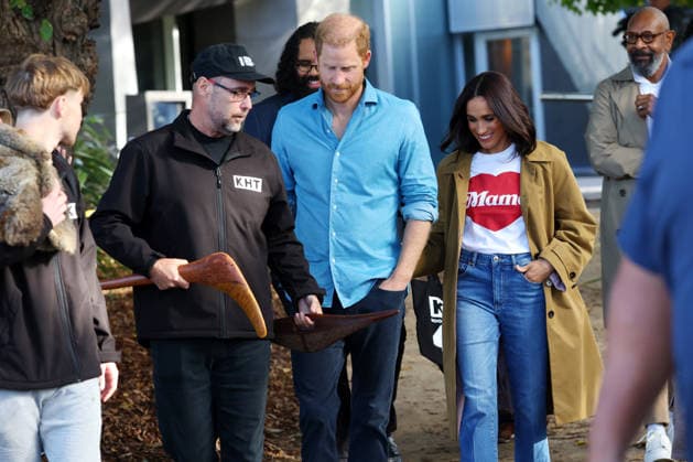 HARRY AND MEGHAN AUSTRALIA VISIT, Prince Harry and Meghan, the Duke and Duchess of Sussex arrive to participate in the Scar Tree Walk at Birrarung Marr during a visit to Australia, Melbourne, Thursday, April 16, 2026. ( NO ARCHIVING MELBOURNE VICTORIA AUSTRALIA  Copyright: xCONxCHRONISx 20260416122838362101