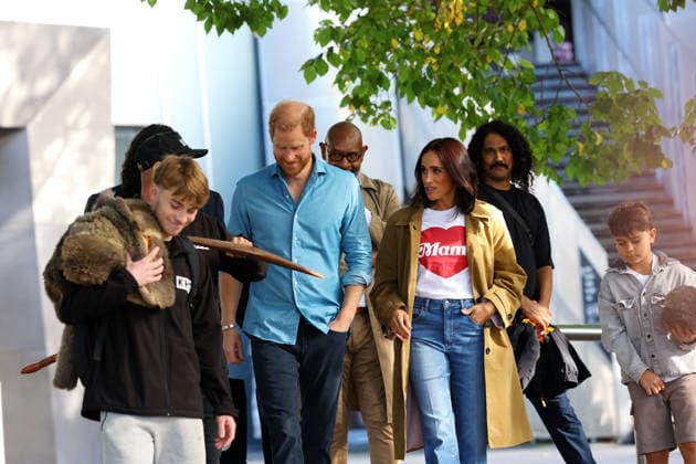 HARRY AND MEGHAN AUSTRALIA VISIT, Prince Harry and Meghan, the Duke and Duchess of Sussex arrive to participate in the Scar Tree Walk at Birrarung Marr during a visit to Australia, Melbourne, Thursday, April 16, 2026. ( NO ARCHIVING MELBOURNE VICTORIA AUSTRALIA  Copyright: xCONxCHRONISx 20260416124737192919