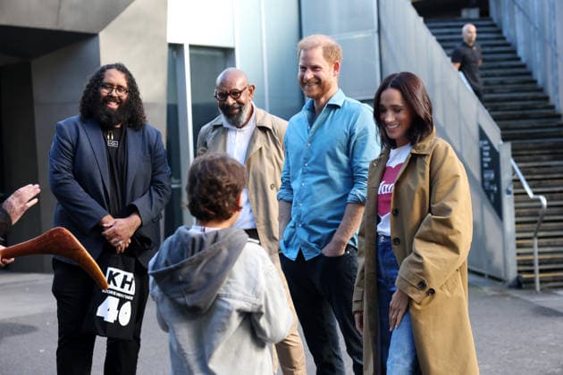 HARRY AND MEGHAN AUSTRALIA VISIT, Prince Harry and Meghan, the Duke and Duchess of Sussex arrive to participate in the Scar Tree Walk at Birrarung Marr during a visit to Australia, Melbourne, Thursday, April 16, 2026. ( NO ARCHIVING MELBOURNE VICTORIA AUSTRALIA  Copyright: xCONxCHRONISx 20260416154387376876