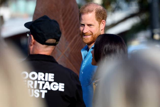 HARRY AND MEGHAN AUSTRALIA VISIT, Prince Harry and Meghan, the Duke and Duchess of Sussex participate in the Scar Tree Walk at Birrarung Marr during a visit to Australia, Melbourne, Thursday, April 16, 2026. ( NO ARCHIVING MELBOURNE VICTORIA AUSTRALIA  Copyright: xCONxCHRONISx 20260416145152508900