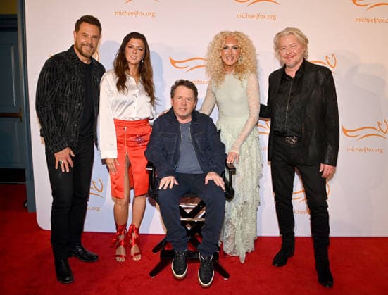 ˜A Country Thing Happened On The Way to Cure Parkinson™s™ Benefitting The Michael J. Fox Foundation Jimi Westbrook, Karen Fairchild, Michael J. Fox, Kimberly Schlapman and Phillip Sweet arriving at The Michael J. Fox Foundation™s A Country Thing Happened On The Way to Cure Parkinson™s held at The Fisher Center for the Performing Arts on April 15, 2026 in Nashville, TN. Nashville The Fisher Center for the Perfor Tennessee USA Copyright: xTammiexArroyo AFF-USA.comx