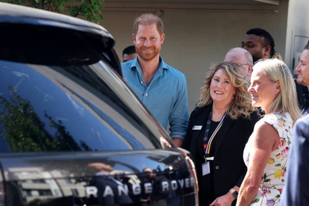 HARRY AND MEGHAN AUSTRALIA VISIT, Prince Harry and Meghan, the Duke and Duchess of Sussex are seen leaving at Swinburne University after a visit at the ÔbatyrÕ, a mental health engagement programme service during a visit to Australia, Melbourne, Thursday, April 16, 2026. ( NO ARCHIVING MELBOURNE VICTORIA AUSTRALIA  Copyright: xCONxCHRONISx 20260416175055450398