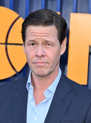 Netflix™s ˜Running Point™ Season 2 Premiere Ike Barinholtz arriving at Netflix™s Running Pointseason 2 premiere held at the Egyptian Theatre on April 15, 2026 in Hollywood, CA. Hollywood Egyptian Theatre California USA Copyright: xLeexWattx xAFF-USA.COMx