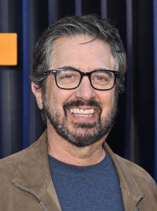 Netflix™s ˜Running Point™ Season 2 Premiere Ray Romano arriving at Netflix™s Running Pointseason 2 premiere held at the Egyptian Theatre on April 15, 2026 in Hollywood, CA. Hollywood Egyptian Theatre California USA Copyright: xLeexWattx xAFF-USA.COMx