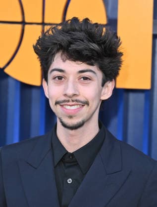 Netflix™s ˜Running Point™ Season 2 Premiere Fabrizio Guido arriving at Netflix™s Running Pointseason 2 premiere held at the Egyptian Theatre on April 15, 2026 in Hollywood, CA. Hollywood Egyptian Theatre California USA Copyright: xLeexWattx xAFF-USA.COMx
