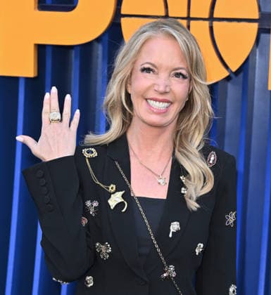 Netflix™s ˜Running Point™ Season 2 Premiere Jeanie Buss arriving at Netflix™s Running Pointseason 2 premiere held at the Egyptian Theatre on April 15, 2026 in Hollywood, CA. Hollywood Egyptian Theatre California USA Copyright: xLeexWattx xAFF-USA.COMx