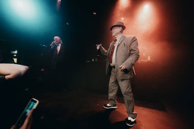Pete & Bas live in Copenhagen, Denmark Copenhagen, Denmark. 15th, April 2026. The British hip hop duo Pete & Bas performs a live concert at Pumpehuset in Copenhagen. Here rapper Peter Bowditch, a.k.a. Pete, is seen live on stage. Denmark, Copenhagen  Copyright: xGonzalesxPhoto MathiasxKristensenx