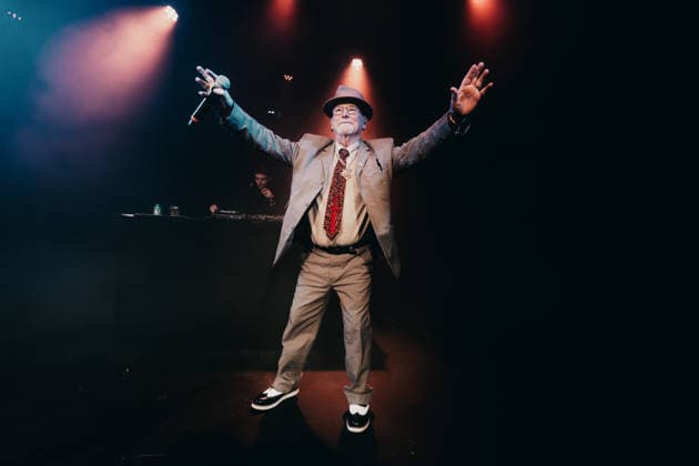 Pete & Bas live in Copenhagen, Denmark Copenhagen, Denmark. 15th, April 2026. The British hip hop duo Pete & Bas performs a live concert at Pumpehuset in Copenhagen. Here rapper Peter Bowditch, a.k.a. Pete, is seen live on stage. Denmark, Copenhagen  Copyright: xGonzalesxPhoto MathiasxKristensenx
