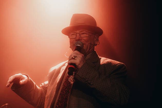 Pete & Bas live in Copenhagen, Denmark Copenhagen, Denmark. 15th, April 2026. The British hip hop duo Pete & Bas performs a live concert at Pumpehuset in Copenhagen. Here rapper Peter Bowditch, a.k.a. Pete, is seen live on stage. Denmark, Copenhagen  Copyright: xGonzalesxPhoto MathiasxKristensenx