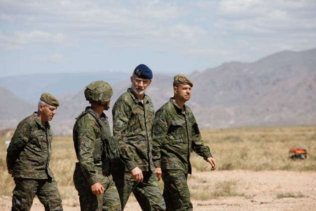 The King, Felipe VI, supervises in Viator Almeria the project of the Experimental Brigade 2035 King Felipe VI 2d visits the military base Álvarez de Sotomayor in Viator Almeria to attend a tactical demonstration of future force within the Tactical Experimentation Campaign 2026 of the Spanish Army On April 16, 2026 in Viator, Almeria Andalusia, Spain This visit is part of the Tactical Experimentation Campaign number 3 organized by the Armys Future Force Center, based on the robotization of the battlefield and new combat strategies A project that constitutes the main framework for the practical implementation of experimentation activities linked to the Armys transformation process 16 APRIL 2026 Marian Leó Almeria Andalucia, Spain Almeria And  Copyright: xMarianxLeonx 7445504