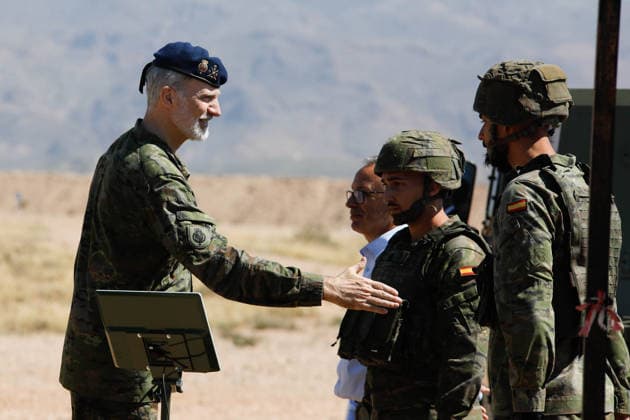 The King, Felipe VI, supervises in Viator Almeria the project of the Experimental Brigade 2035 King Felipe VI 1i visits the military base Álvarez de Sotomayor in Viator Almeria to attend a tactical demonstration of future force within the Tactical Experimentation Campaign 2026 of the Spanish Army On April 16, 2026 in Viator, Almeria Andalusia, Spain This visit is part of the Tactical Experimentation Campaign number 3 organized by the Armys Future Force Center, based on the robotization of the battlefield and new combat strategies A project that constitutes the main framework for the practical implementation of the experimentation activities linked to the transformation process of the Army 16 APRIL 2026 Marian Leó Almeria Andalucia, Spain A  Copyright: xMarianxLeonx 7445506