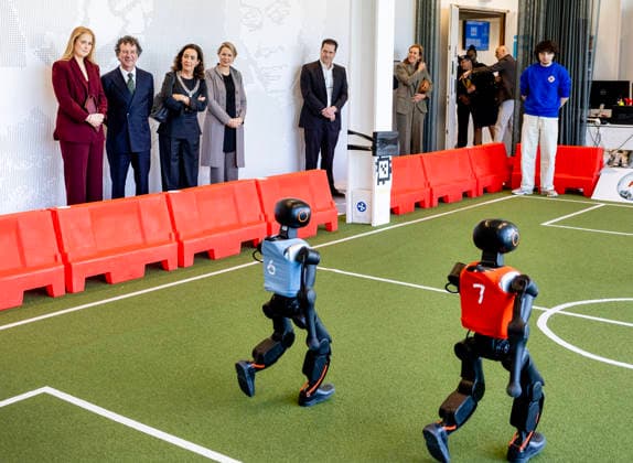16-04-2026 Amsterdam Princess Amalia visited Lab42, the international hub for talent development in the field of digital innovation and AI, and AMOLF at the University of Amsterdam Science Park on her 1st day of the 2 day visit to Amsterdam. Â  Copyright: xPPEx