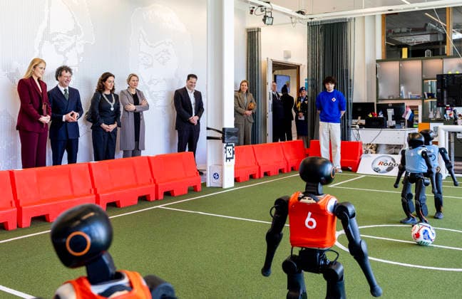 16-04-2026 Amsterdam Princess Amalia visited Lab42, the international hub for talent development in the field of digital innovation and AI, and AMOLF at the University of Amsterdam Science Park on her 1st day of the 2 day visit to Amsterdam. Â  Copyright: xPPEx
