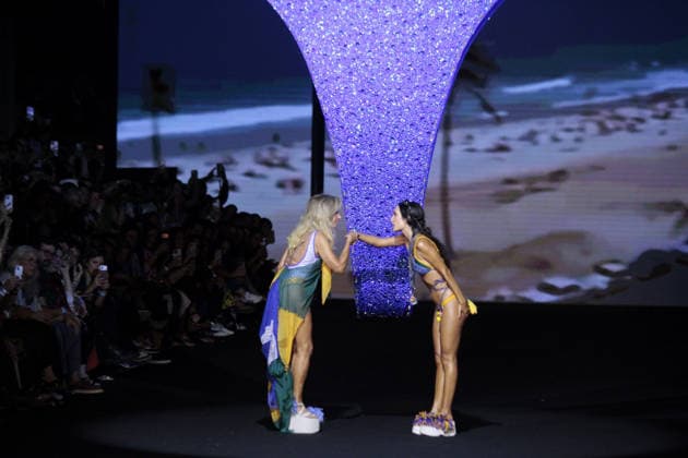 RIO DE JANEIRO, RJ - 16.04.2026: RIO FASHION WEEK 2026 - ElÃ Pinheiro walked the runway for Blue Man on the second day of Rio Fashion Week, at Pier Maua, Rio de Janeiro. x2926727x  CarlosxEliasxJunior