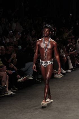 RIO DE JANEIRO, RJ - 16.04.2026: RIO FASHION WEEK 2026 - The Blue Man fashion show closed the second day of Rio Fashion Week at Pier Maua, Rio de Janeiro. x2926743x  CarlosxEliasxJunior