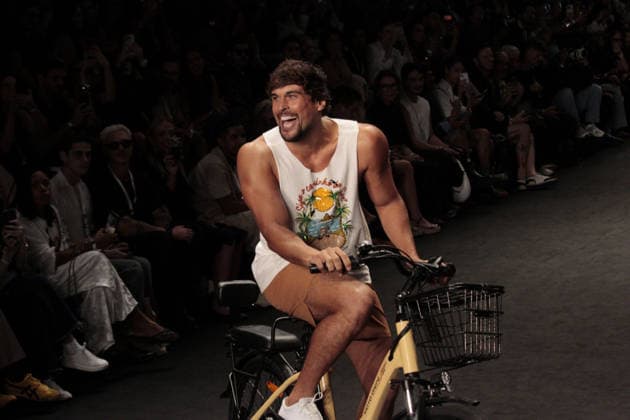 RIO DE JANEIRO, RJ - 16.04.2026: RIO FASHION WEEK 2026 - The Blue Man fashion show closed the second day of Rio Fashion Week at Pier Maua, Rio de Janeiro. x2926747x  CarlosxEliasxJunior
