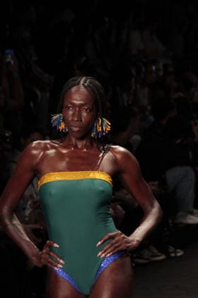 RIO DE JANEIRO, RJ - 16.04.2026: RIO FASHION WEEK 2026 - The Blue Man fashion show closed the second day of Rio Fashion Week at Pier Maua, Rio de Janeiro. x2926756x  CarlosxEliasxJunior