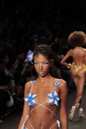 RIO DE JANEIRO, RJ - 16.04.2026: RIO FASHION WEEK 2026 - The Blue Man fashion show closed the second day of Rio Fashion Week at Pier Maua, Rio de Janeiro. x2926775x  CarlosxEliasxJunior