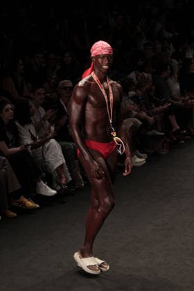RIO DE JANEIRO, RJ - 16.04.2026: RIO FASHION WEEK 2026 - The Blue Man fashion show closed the second day of Rio Fashion Week at Pier Maua, Rio de Janeiro. x2926785x  CarlosxEliasxJunior