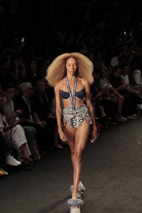 RIO DE JANEIRO, RJ - 16.04.2026: RIO FASHION WEEK 2026 - The Blue Man fashion show closed the second day of Rio Fashion Week at Pier Maua, Rio de Janeiro. x2926789x  CarlosxEliasxJunior