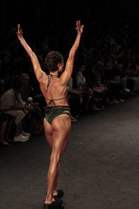 RIO DE JANEIRO, RJ - 16.04.2026: RIO FASHION WEEK 2026 - The Blue Man fashion show closed the second day of Rio Fashion Week at Pier Maua, Rio de Janeiro. x2926790x  CarlosxEliasxJunior