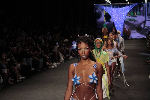 RIO DE JANEIRO, RJ - 16.04.2026: RIO FASHION WEEK 2026 - The Blue Man fashion show closed the second day of Rio Fashion Week at Pier Maua, Rio de Janeiro. x2926795x  CarlosxEliasxJunior
