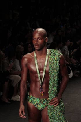 RIO DE JANEIRO, RJ - 16.04.2026: RIO FASHION WEEK 2026 - The Blue Man fashion show closed the second day of Rio Fashion Week at Pier Maua, Rio de Janeiro. x2926797x  CarlosxEliasxJunior