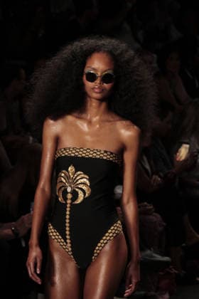 RIO DE JANEIRO, RJ - 16.04.2026: RIO FASHION WEEK 2026 - The Blue Man fashion show closed the second day of Rio Fashion Week at Pier Maua, Rio de Janeiro. x2926808x  CarlosxEliasxJunior