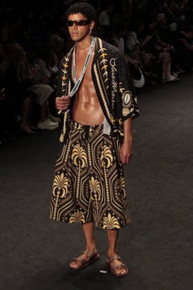 RIO DE JANEIRO, RJ - 16.04.2026: RIO FASHION WEEK 2026 - The Blue Man fashion show closed the second day of Rio Fashion Week at Pier Maua, Rio de Janeiro. x2926816x  CarlosxEliasxJunior
