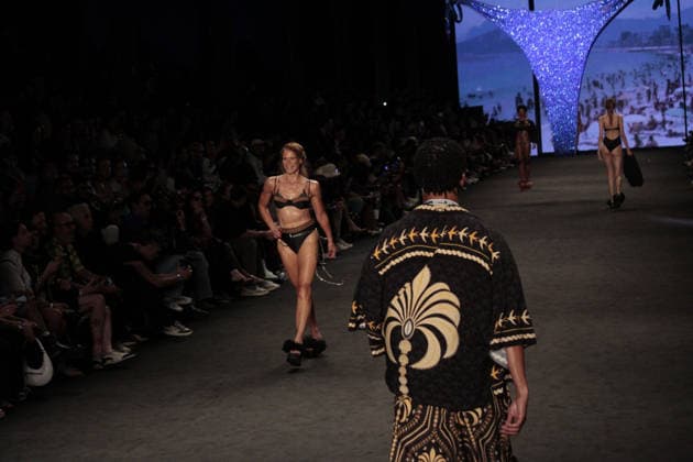 RIO DE JANEIRO, RJ - 16.04.2026: RIO FASHION WEEK 2026 - The Blue Man fashion show closed the second day of Rio Fashion Week at Pier Maua, Rio de Janeiro. x2926830x  CarlosxEliasxJunior