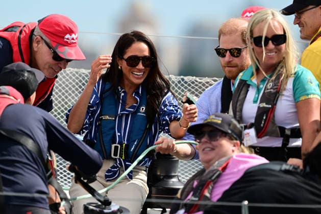 HARRY AND MEGHAN AUSTRALIA VISIT, Prince Harry and Meghan, the Duke and Duchess of Sussex on a tour of Sydney Harbour with Invictus Australia during a visit to Australia, Sydney, Friday, April 17, 2026. ( NO ARCHIVING SYDNEY NEW SOUTH WALES Australia  Copyright: xDEANxLEWINSx 20260417123528962182